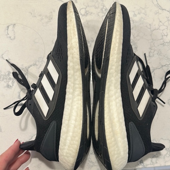 Adidas Black and White Running Shoes sz 10.5 - Picture 6 of 7